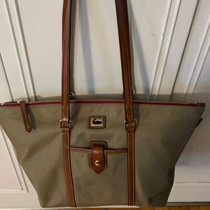 Dooney & Bourke Tote